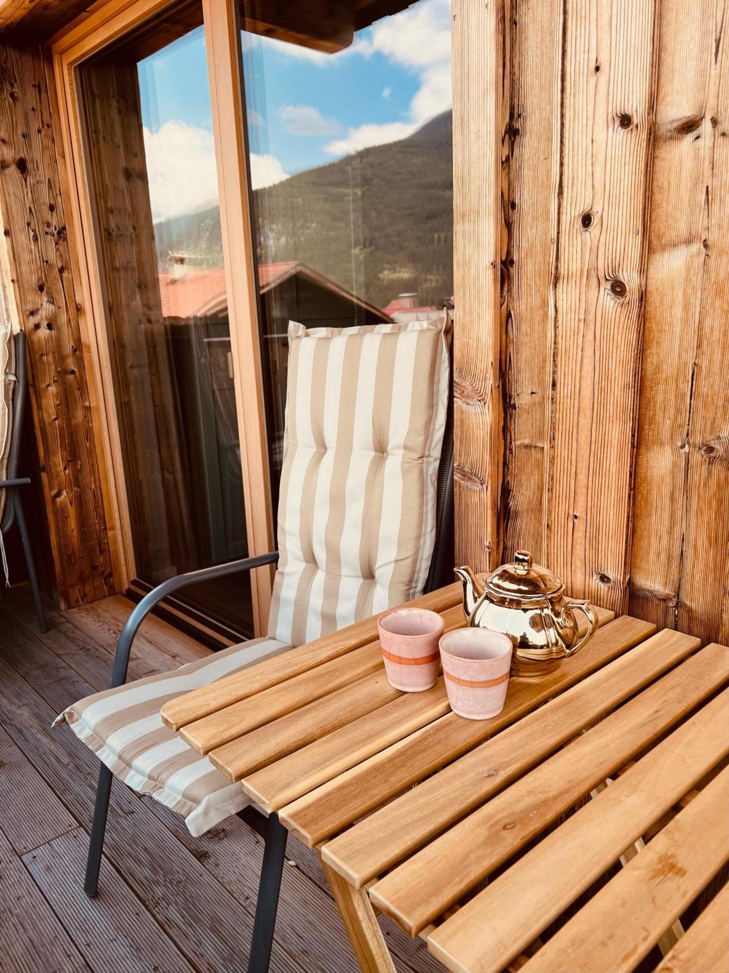 Chic Lodge-Apartments Ehrwald Exteriör bild