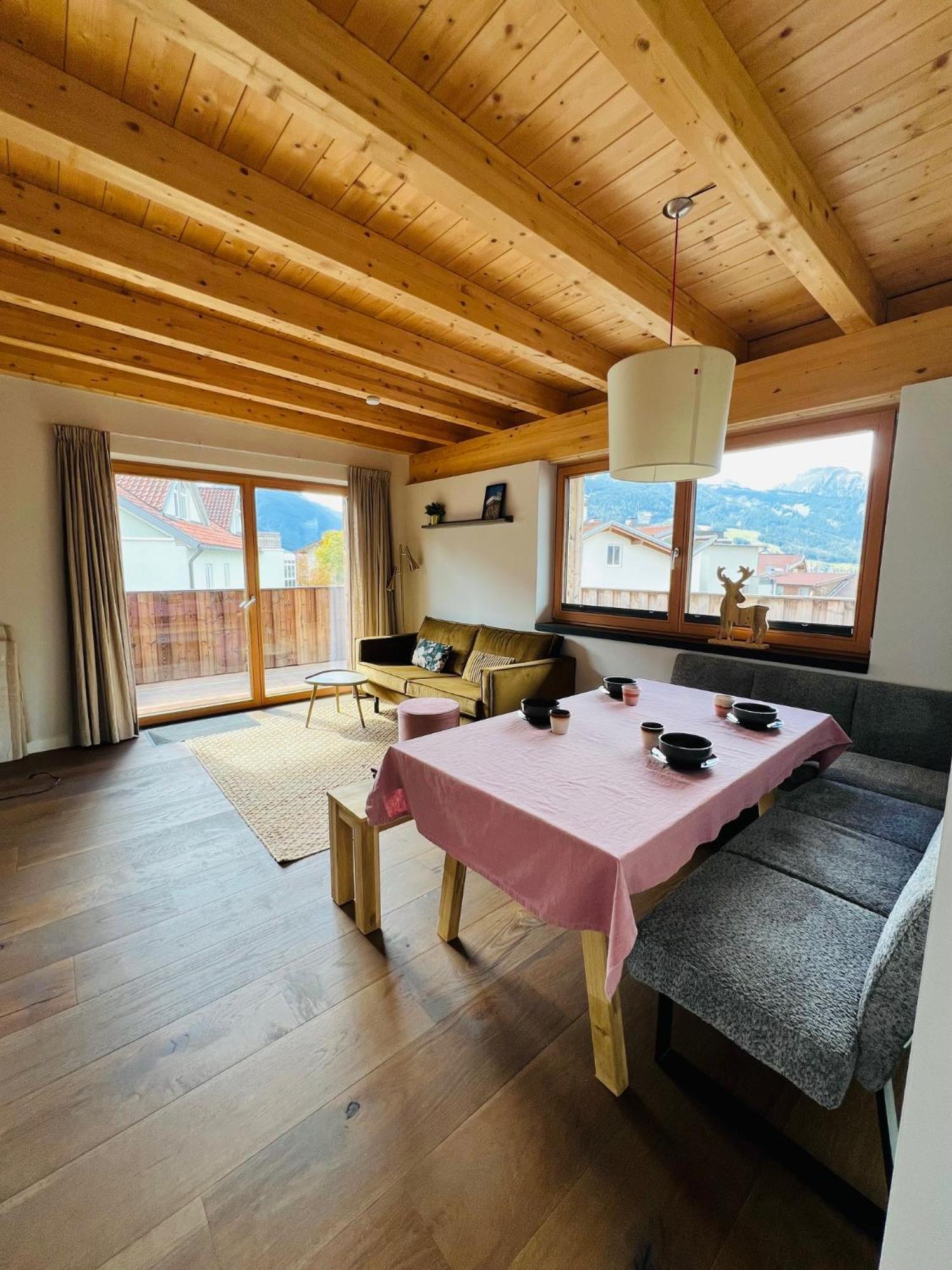 Chic Lodge-Apartments Ehrwald Exteriör bild